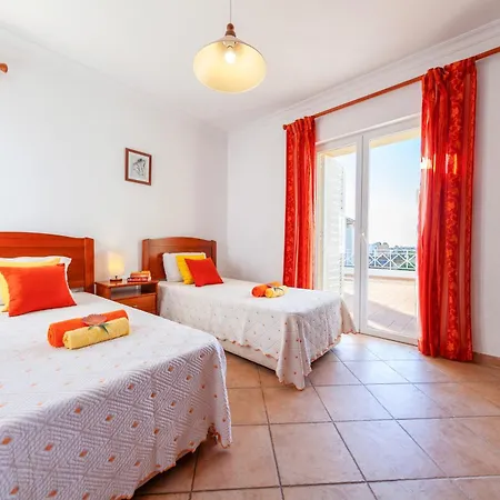 Villa Azzurra - Com Piscina E Ping Pong Em Albufeira